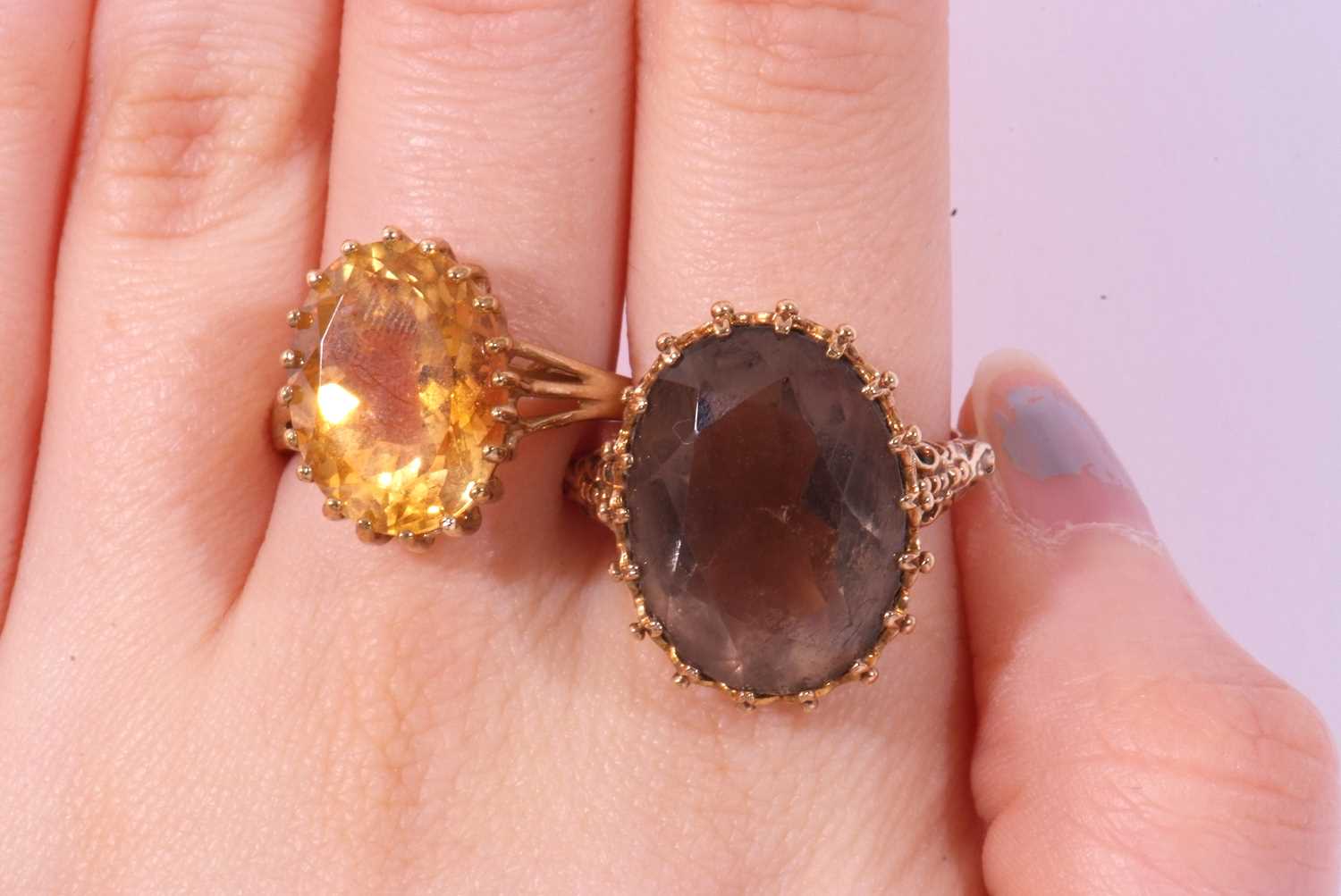 Mixed Lot: 9ct gold, smoky quartz dress ring, London 1972, size U, together with a 9ct gold lemon - Image 9 of 9