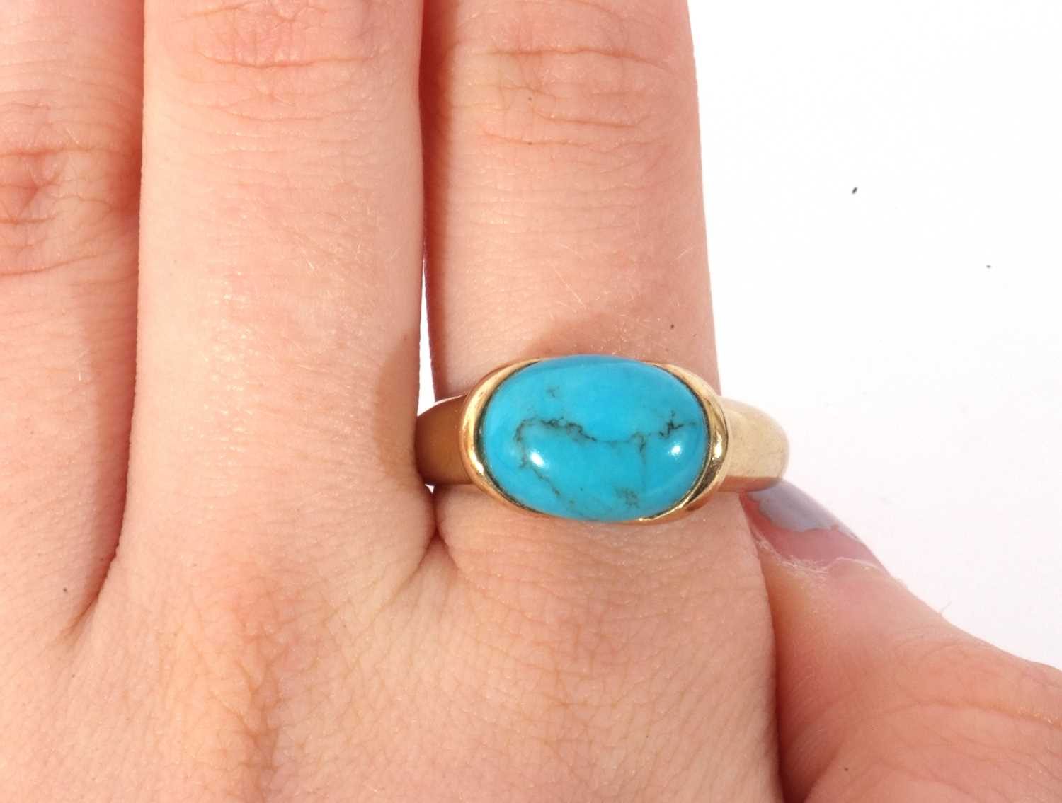 Modern 9ct gold turquoise set dress ring, the cabochon shaped turquoise in rub-over setting - Image 7 of 7