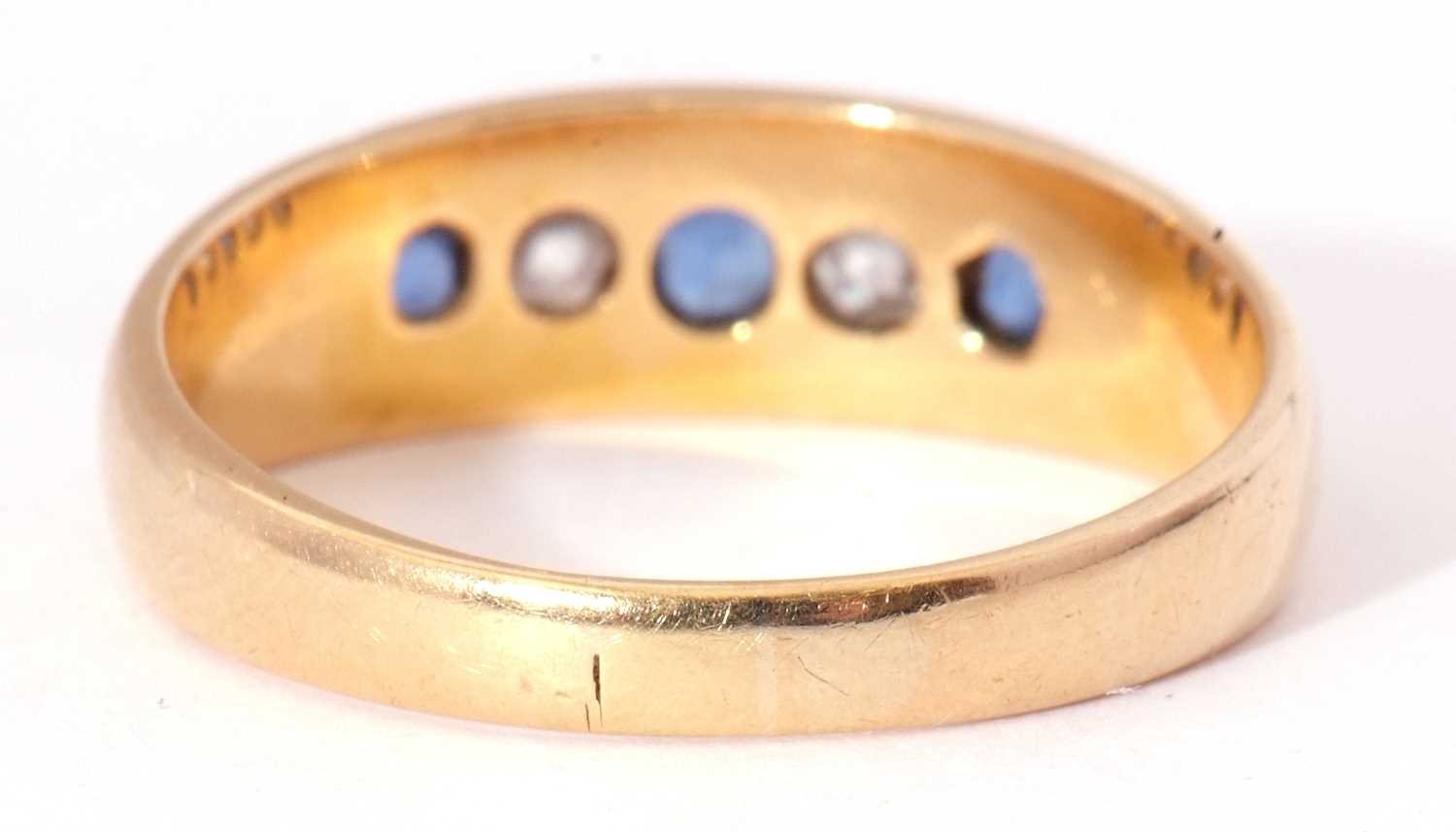 18ct gold sapphire and diamond ring, alternate set with three graduated sapphires and two round - Image 6 of 9