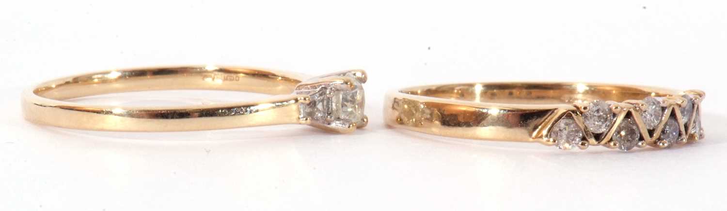 Mixed Lot: 9ct gold single stone diamond ring having a round brilliant cut diamond, prong set - Image 3 of 12