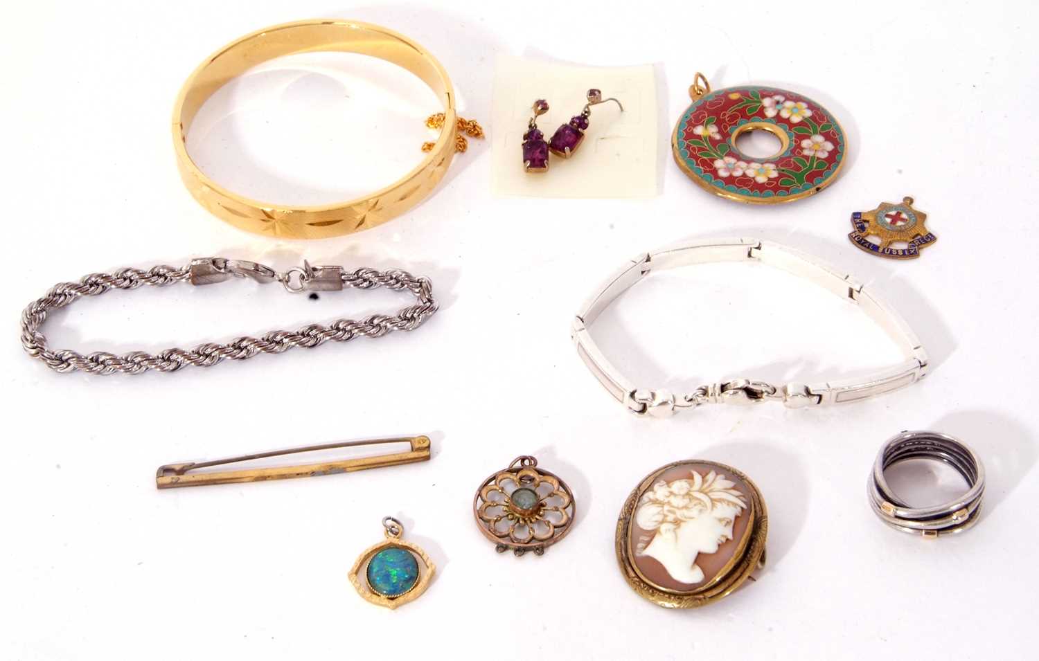 Mixed Lot: cameo brooch, gold plated hinged bracelet, Chinese cloisonne disc pendant, a 925