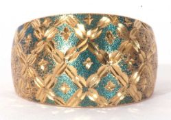 Modern 9ct gold wide band ring engraved and burnished in a geometric design, size Q, 2.0gms
