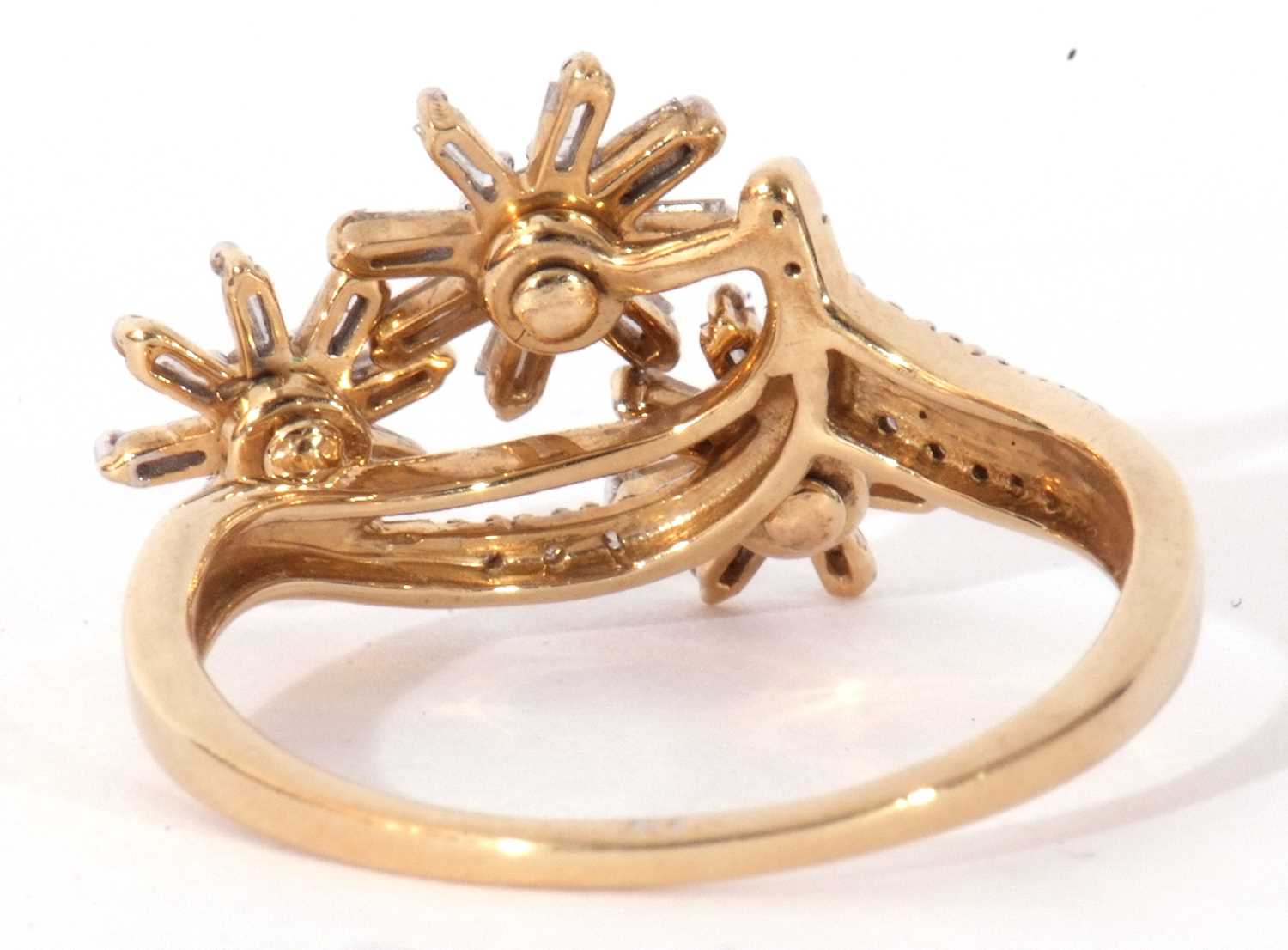 Modern 9ct gold and diamond ring, an unusual design with three rotating flower heads set with - Image 4 of 9