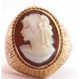 9ct gold cameo ring, the oval hardstone cameo depicting a profile of a classical lady, bezel set