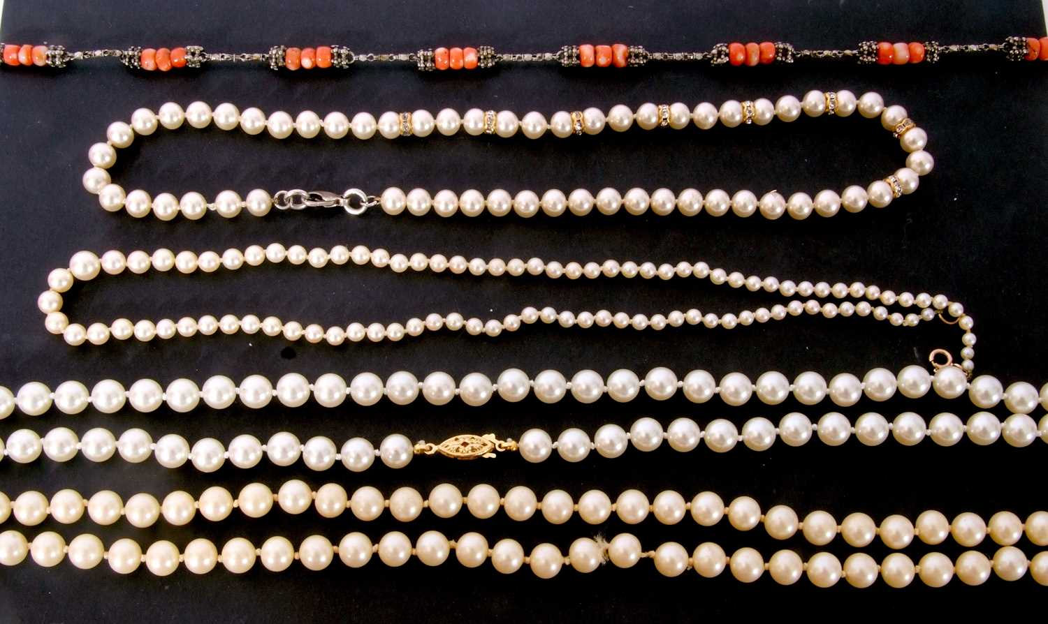 Mixed Lot: single row of small cultured pearl bead necklace, graduated from 4 to 8mm, two opera - Image 3 of 3