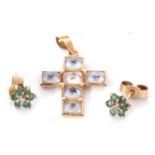 Mixed Lot: pair of small emerald and diamond cluster earrings, post fittings, 4mm diam, together