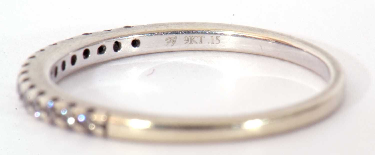 Mixed Lot: modern 9ct gold and small diamond half eternity ring, 0.15ct total wt, size J/K, together - Image 9 of 10