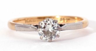 Single stone diamond ring, a brilliant round cut diamond of 0.50ct approx, raised between upswept