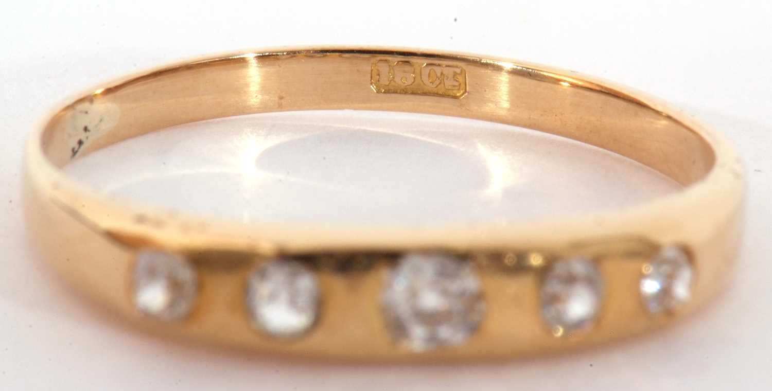 Five stone diamond ring featuring five old cut diamonds in engraved settings, 0.25ct approx, stamped - Image 8 of 11