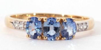 Modern 9ct gold blue and white stone dress ring, size P