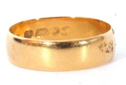 22ct gold wedding ring of plain polished design, 4.0gms, size O