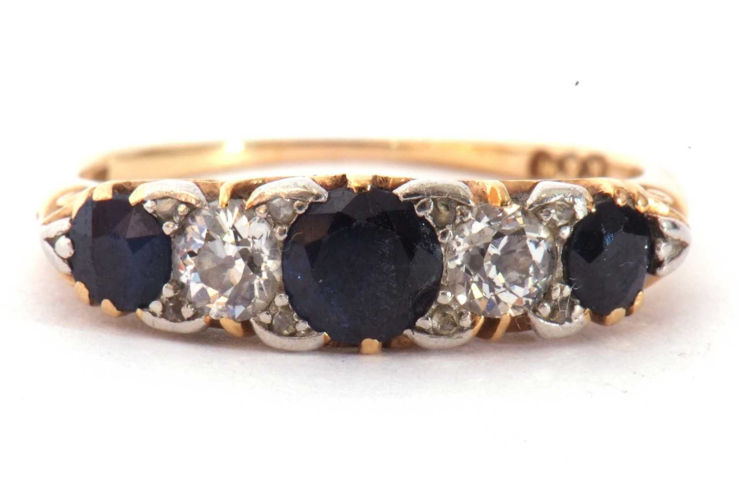 Sapphire and diamond ring featuring three round graduated sapphires and two round old cut - Image 2 of 11