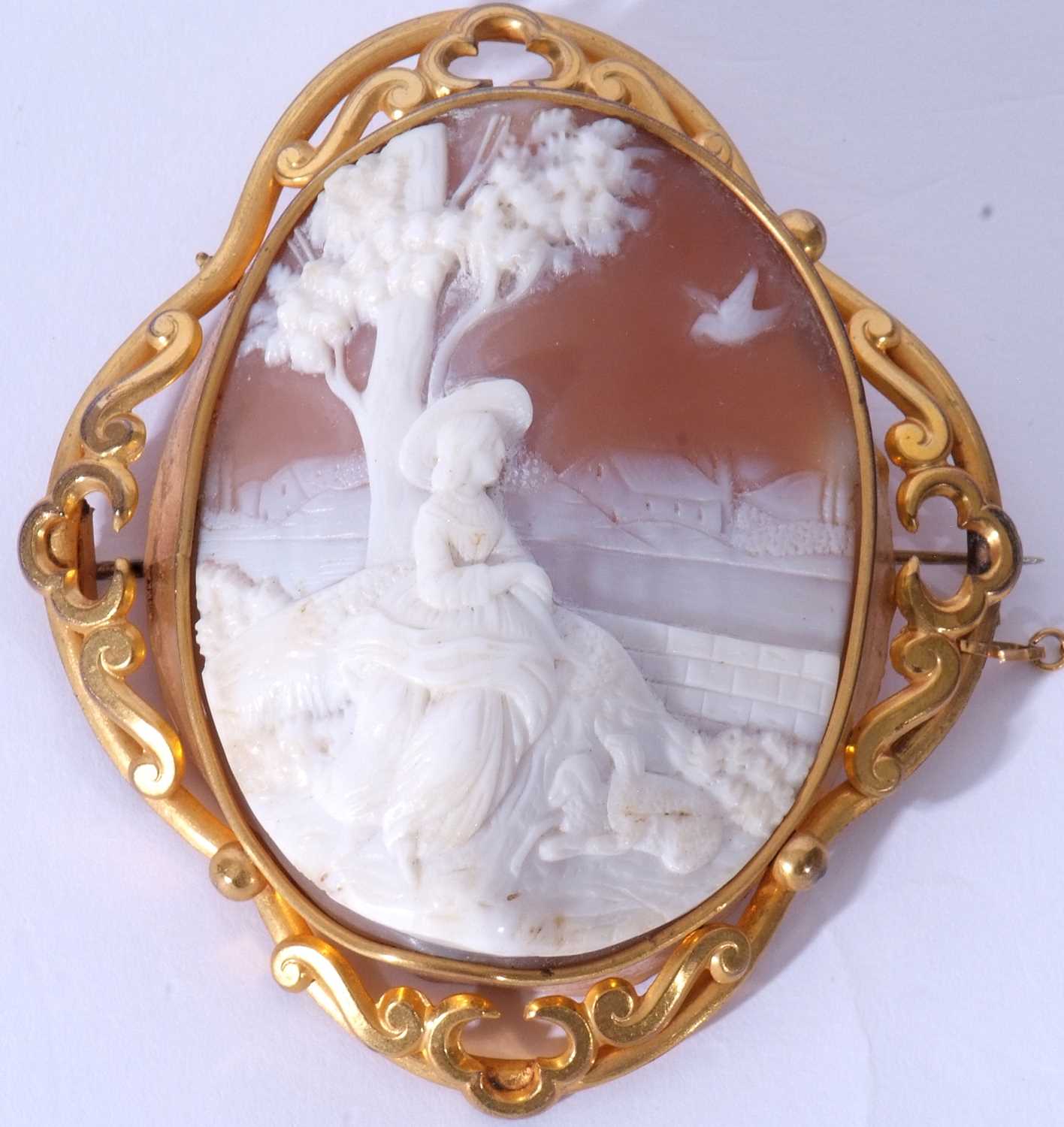 Victorian carved shell cameo brooch, oval form, depicting a shepherdess, in a decorative gilt - Image 2 of 3