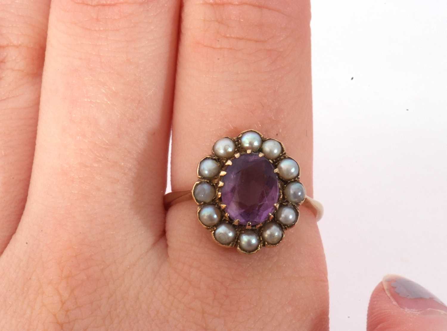 Vintage amethyst and seed pearl cluster ring, the oval faceted amethyst 10 x 6mm, multi-claw set - Image 8 of 8
