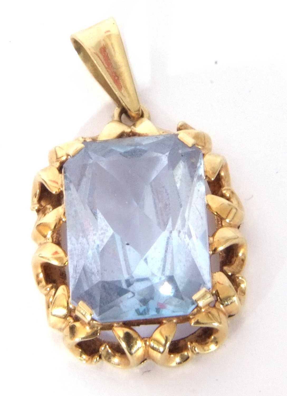 Mixed Lot: modern 575 mid-blue stone pendant, 20 x 12mm, together with an antique gold plated - Image 2 of 3