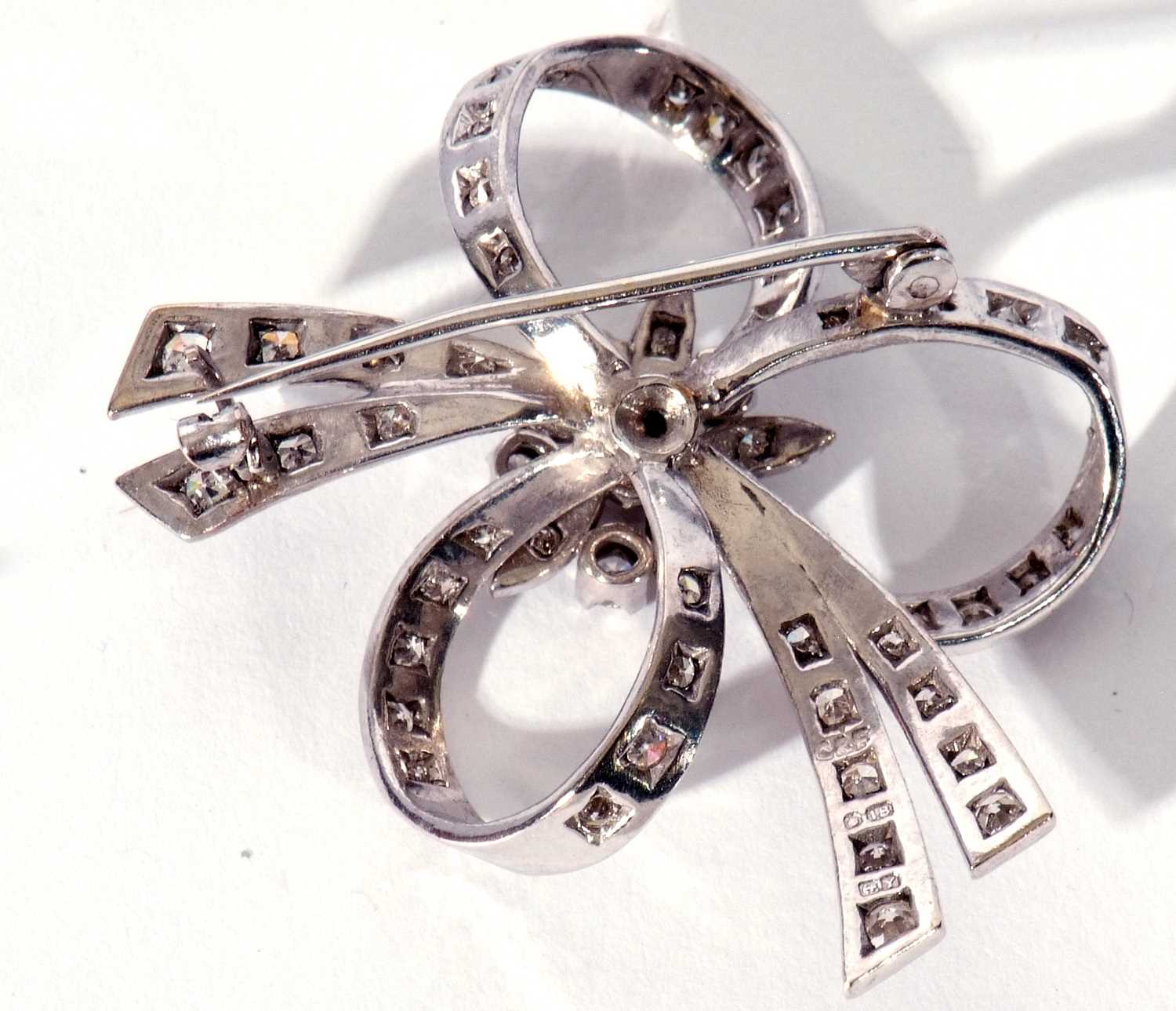 18ct white gold and diamond set floral and tied ribbon brooch, set throughout with small brilliant - Image 3 of 4