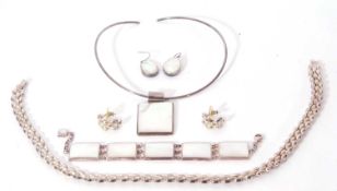 Mixed Lot: a white (925) and shell matching pendant, bracelet and earrings, together with a metal