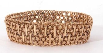 9ct gold Milanese type flexible bracelet, 32.2gms, 20cm long