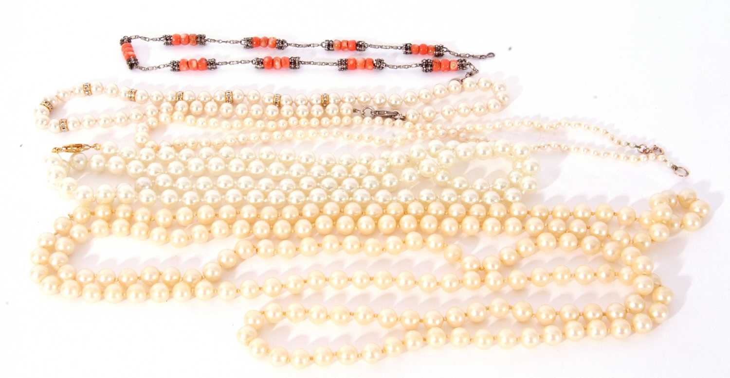 Mixed Lot: single row of small cultured pearl bead necklace, graduated from 4 to 8mm, two opera