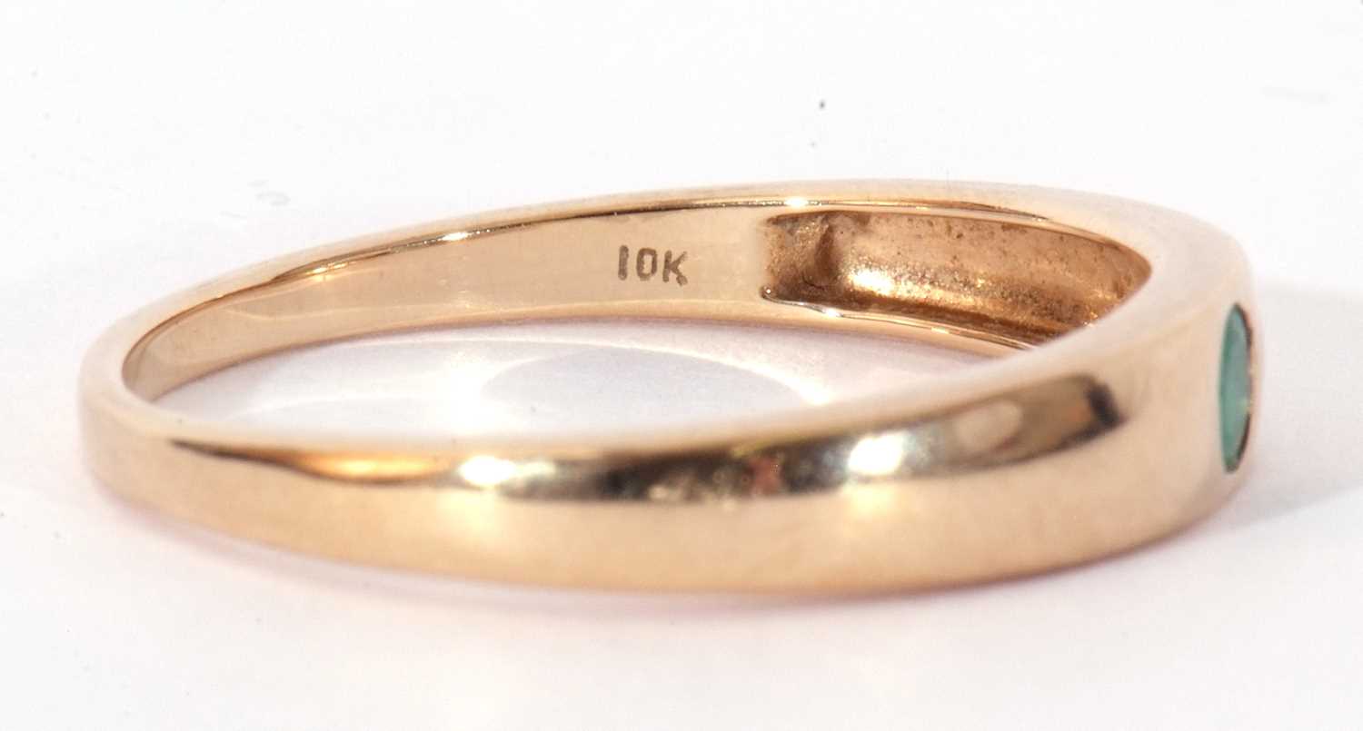 Modern 9ct gold single stone emerald ring, the plain polished band centring a flush set small - Image 7 of 10