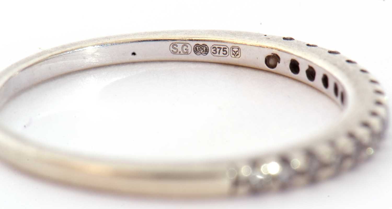 Mixed Lot: modern 9ct gold and small diamond half eternity ring, 0.15ct total wt, size J/K, together - Image 8 of 10