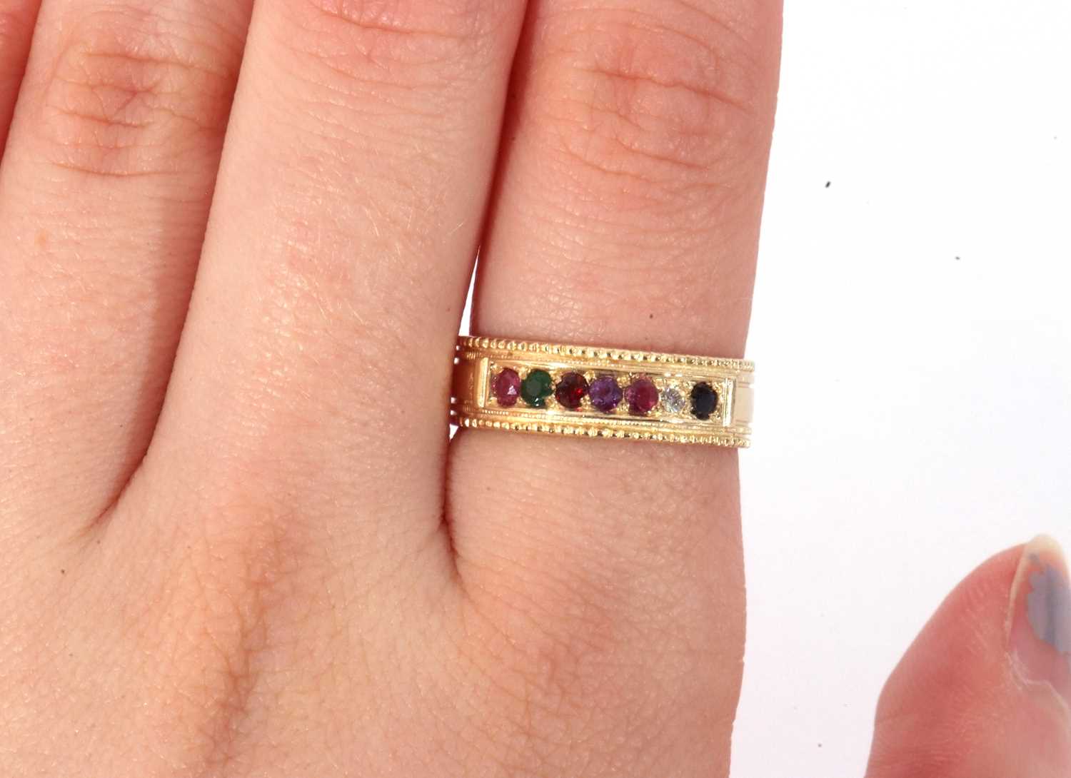 Modern 9ct gold multi-gem set ring featuring seven small gems between a beaded and plain shank, size - Image 7 of 7