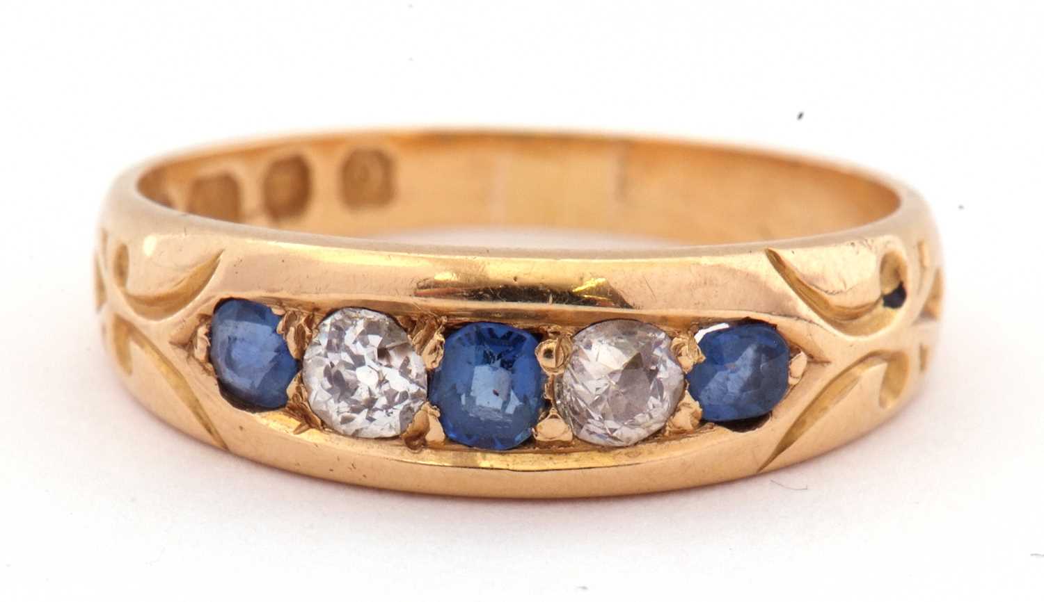 18ct gold sapphire and diamond ring, alternate set with three graduated sapphires and two round - Image 2 of 9