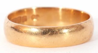 22ct gold wedding ring, plain polished design, hallmarked London 1918, maker's mark/sponsor's mark