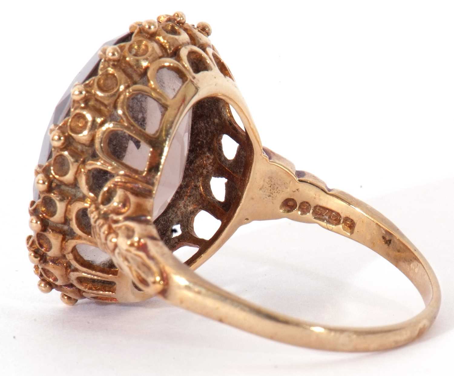 Mixed Lot: 9ct gold, smoky quartz dress ring, London 1972, size U, together with a 9ct gold lemon - Image 8 of 9