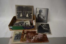 BOX CONTAINING VINTAGE PHOTOGRAPHS ETC