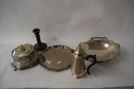 MIXED LOT SILVER PLATED WARES TO INCLUDE TABLE BASKET, COVERED BOX, SERVING TRAY ETC