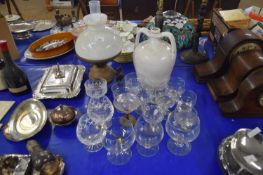 METAL BASED OIL LAMP, VARIOUS DRINKING GLASSES AND A DOUBLE HANDLED JAR