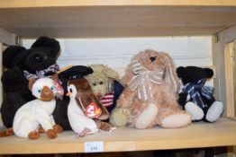 MIXED LOT COMPRISING SIX VARIOUS TY AND OTHER SOFT TOYS