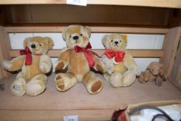 MIXED LOT COMPRISING A HAMLEYS BY MERRYTHOUGHT SMALL BEAR, A FURTHER MERRYTHOUGHT BEAR, A SMALL