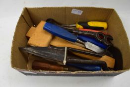 BOX OF MIXED TOOLS