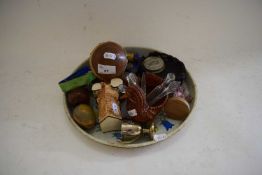 VARIOUS SMALL ITEMS TO INCLUDE ENAMEL FINISHED DISHES, MODEL COTTAGE, TURNED WOODEN TOADSTOOL ETC