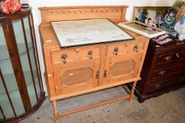 EARLY 20TH CENTURY LIGHT OAK TWO DOOR TWO DRAWER SIDEBOARD, 100CM WIDE