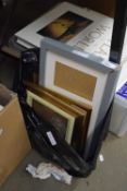 QUANTITY OF PICTURE FRAMES