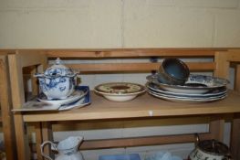 MIXED LOT CERAMICS