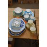 MIXED LOT VARIOUS TABLE WARES TO INCLUDE ROYAL DOULTON PLUS FURTHER AYNSLEY TEA WARES ETC