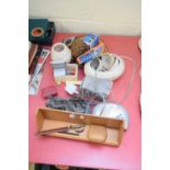 MIXED LOT ASSORTED HOUSE CLEARANCE ITEMS TO INCLUDE MODEL GLADIATOR AND HORSES, RADIO ALARM CLOCK,
