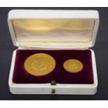 Sir Winston Leonard Spencer Churchill 1964 90th birthday pair of cased 18ct gold commemorative
