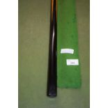 Vintage cue originally used by Sydney Lee, together with a green cloth bag