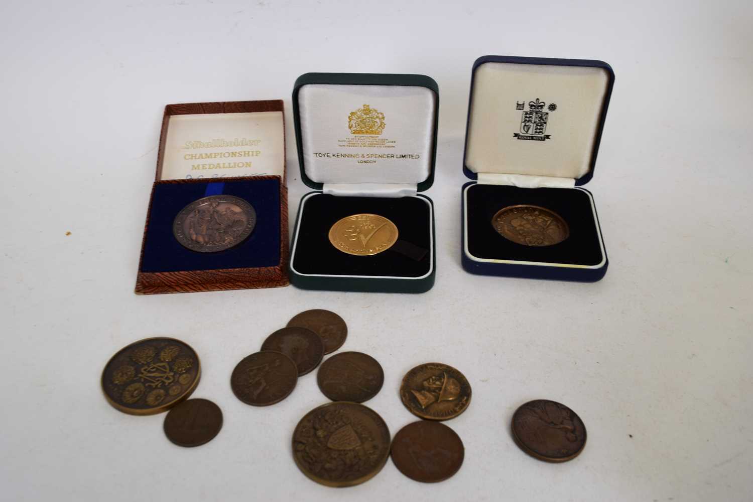 Quantity of medallions, the Smallholder Championship medallion marked A C Bennett 1963, other