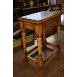 Late Victorian American walnut twin pedestal desk with nine drawers and a drop leaf extension to one