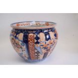Japanese porcelain jardiniere or fish bowl with an Imari design (cracked), 27cm diam
