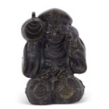 Heavy bronze figure of a Chinese deity, 14cm high