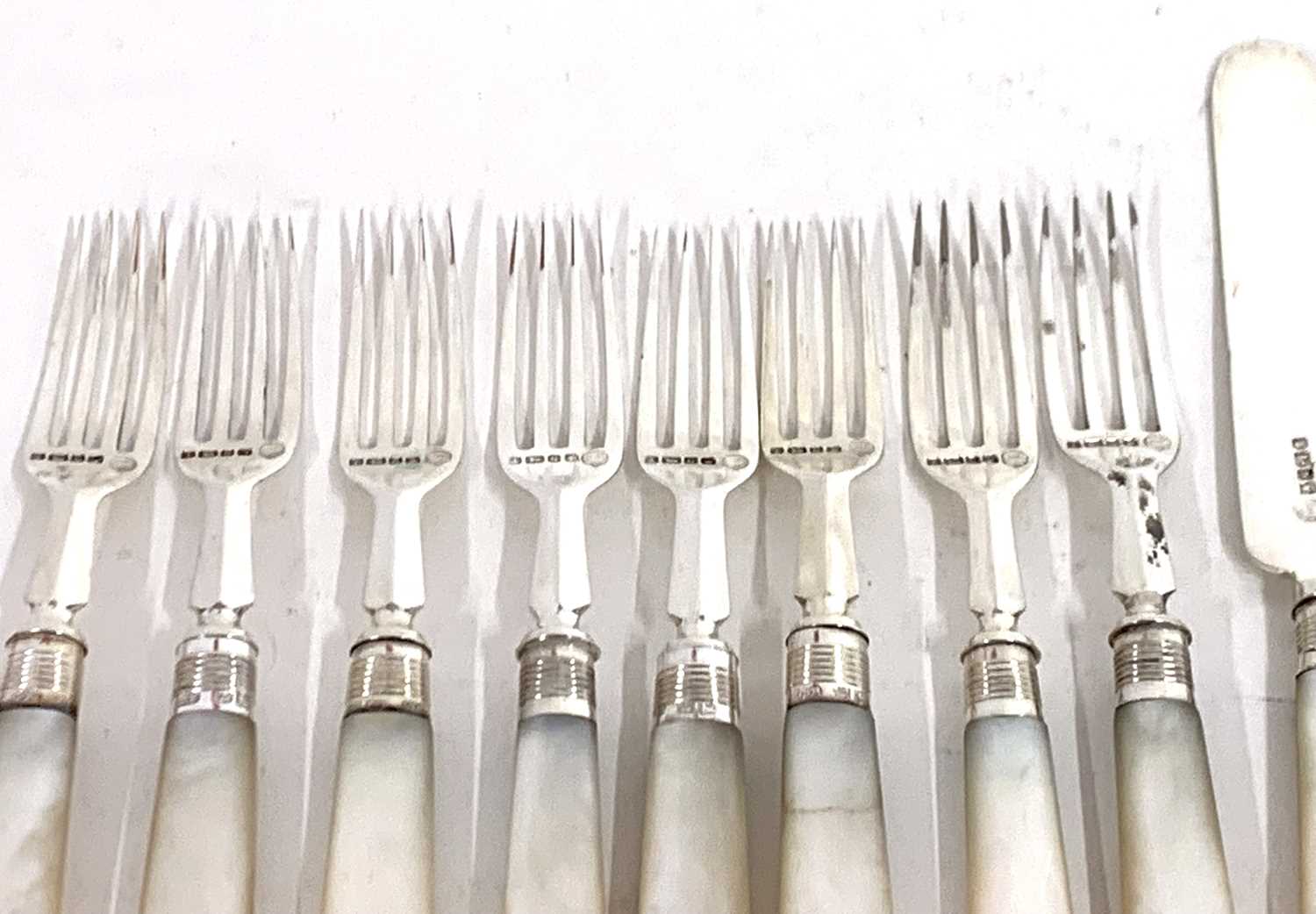 Victorian 8-piece set of mother of pearl handled silver dessert knives and forks, each handle with - Image 4 of 6