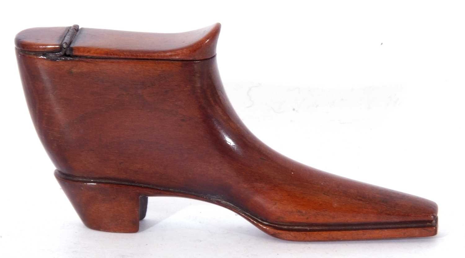 Novelty 19th century snuff box in the form of a boot fitted with hinged lid