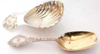 Mixed Lot: a Queen Elizabeth II Irish silver caddy spoon with shell formed bowl, hallmarked Dublin